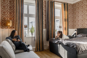 gäster i vandrarhemsrum