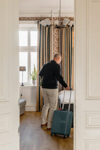 gäst i vandrarhemsrum